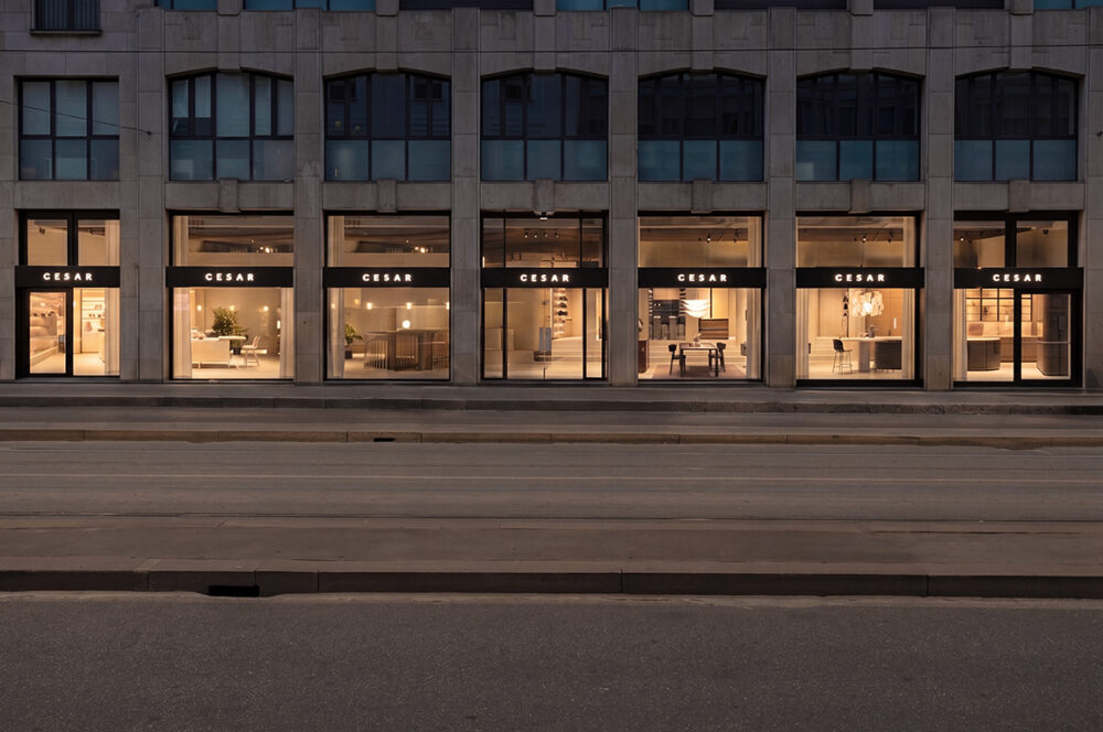 Cesar Milano Exterior