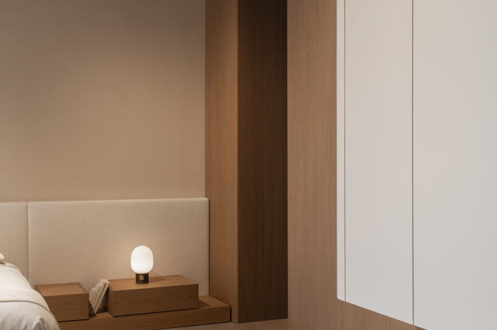 Showroom Carducci - Ph©JessicaSoffiati camera da letto comdino basso